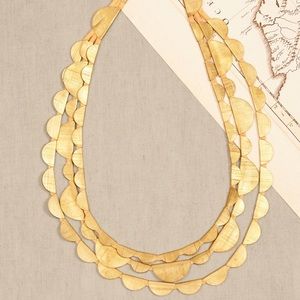 Banana republic gold three strand necklace